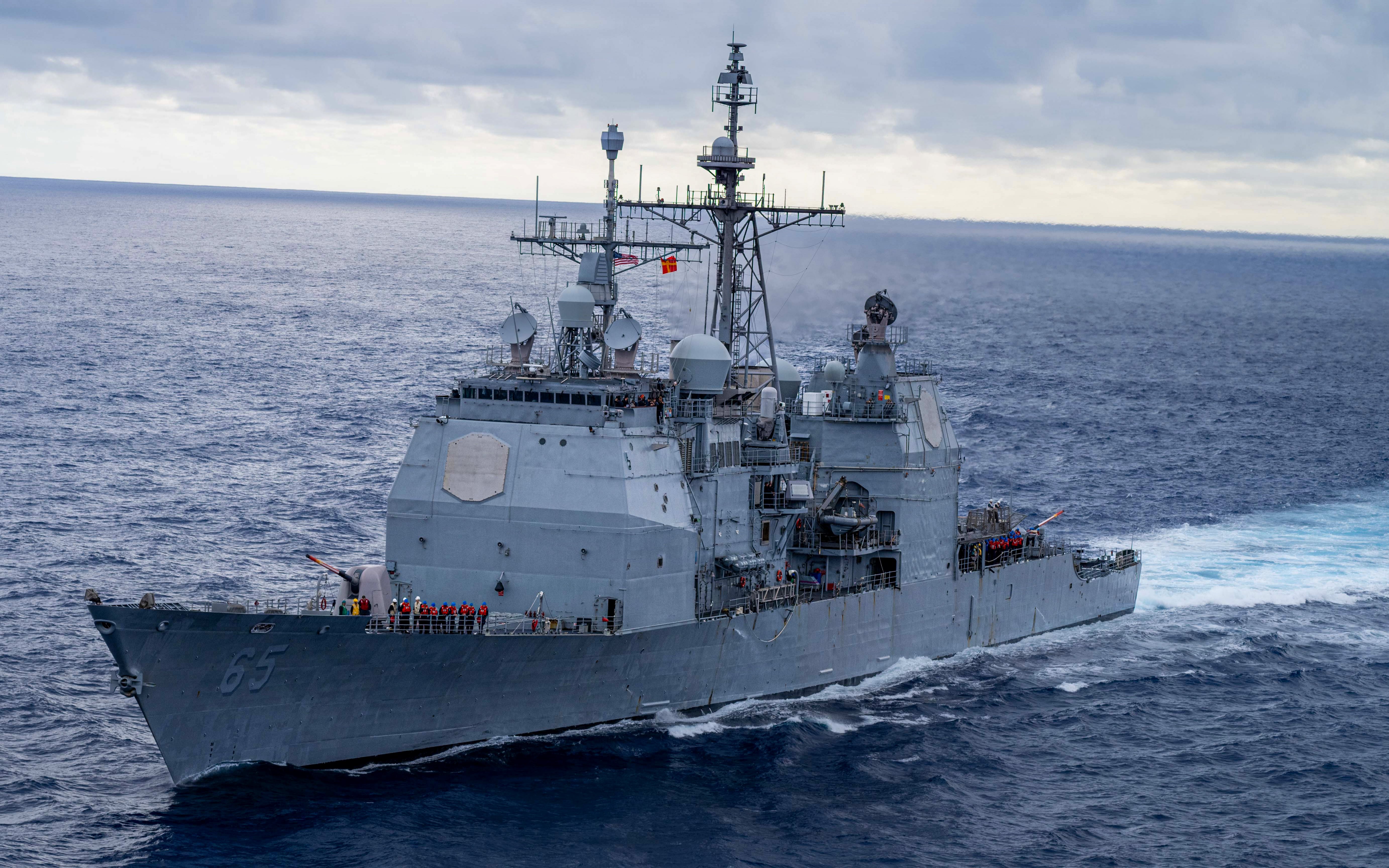 Ticonderoga-class guided-missile cruiser USS Chosin (CG 65), pulls alongside Nimitz-class aircraft carrier USS Theodore Roosevelt (CVN 71), during a replenishment-at-sea Oct. 10, 2026. Theodore Roosevelt, flagship of Carrier Strike Group (CSG) 9, is underway conducting routine operations in the U.S. 7th Fleet area of operations, demonstrating the U.S. Navy's commitment to a free and open Indo-Pacific. (U.S. Navy Photo by Mass Communication Specialist 3rd Class Cesar Nungaray)