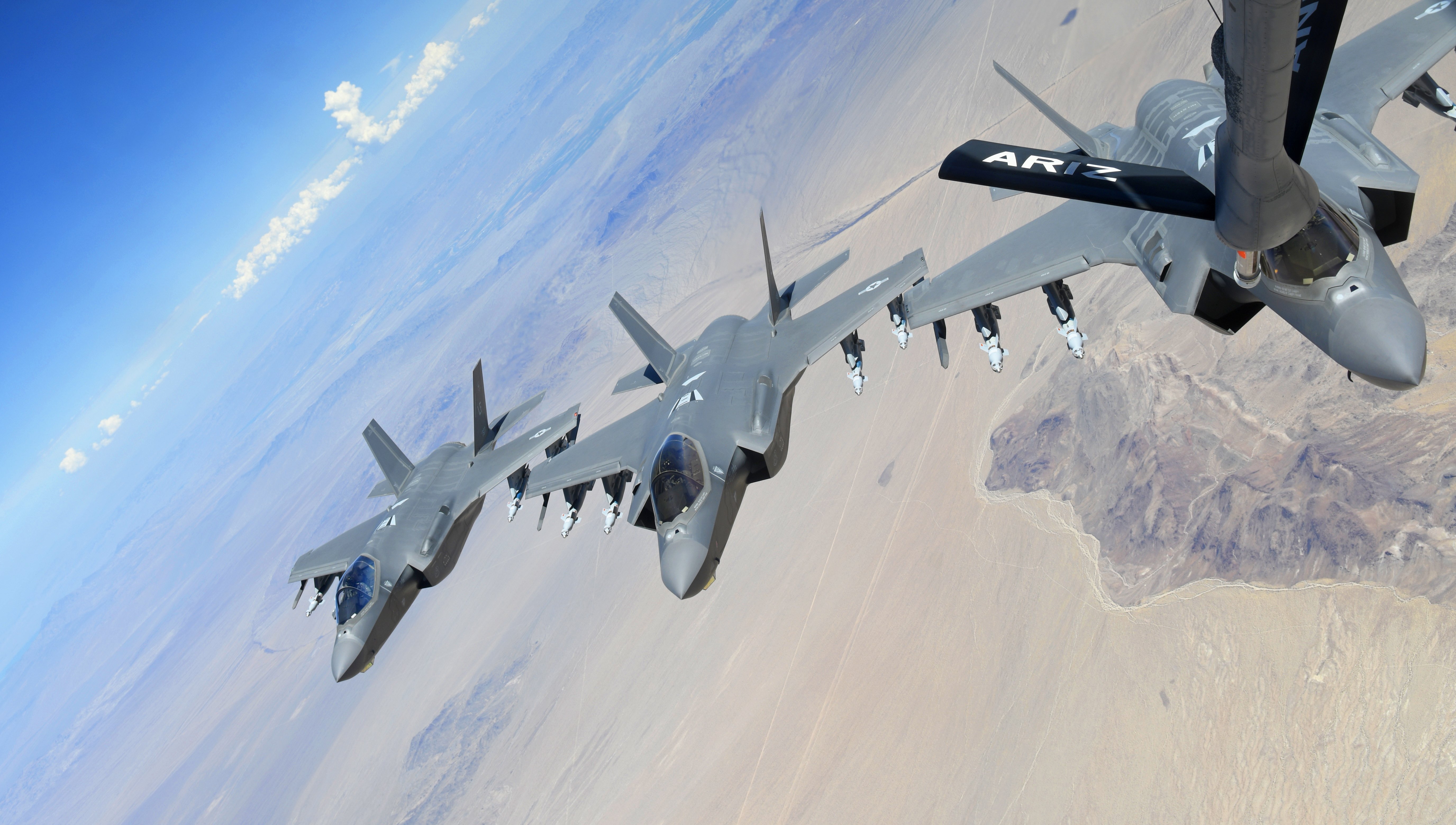 B-2 Bombers Practice Stealth Team Tactics With F-35 Pilot Trainees For ...