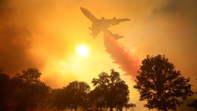 The Mighty Boeing 747 Supertanker May Have Fought Its Last Fire