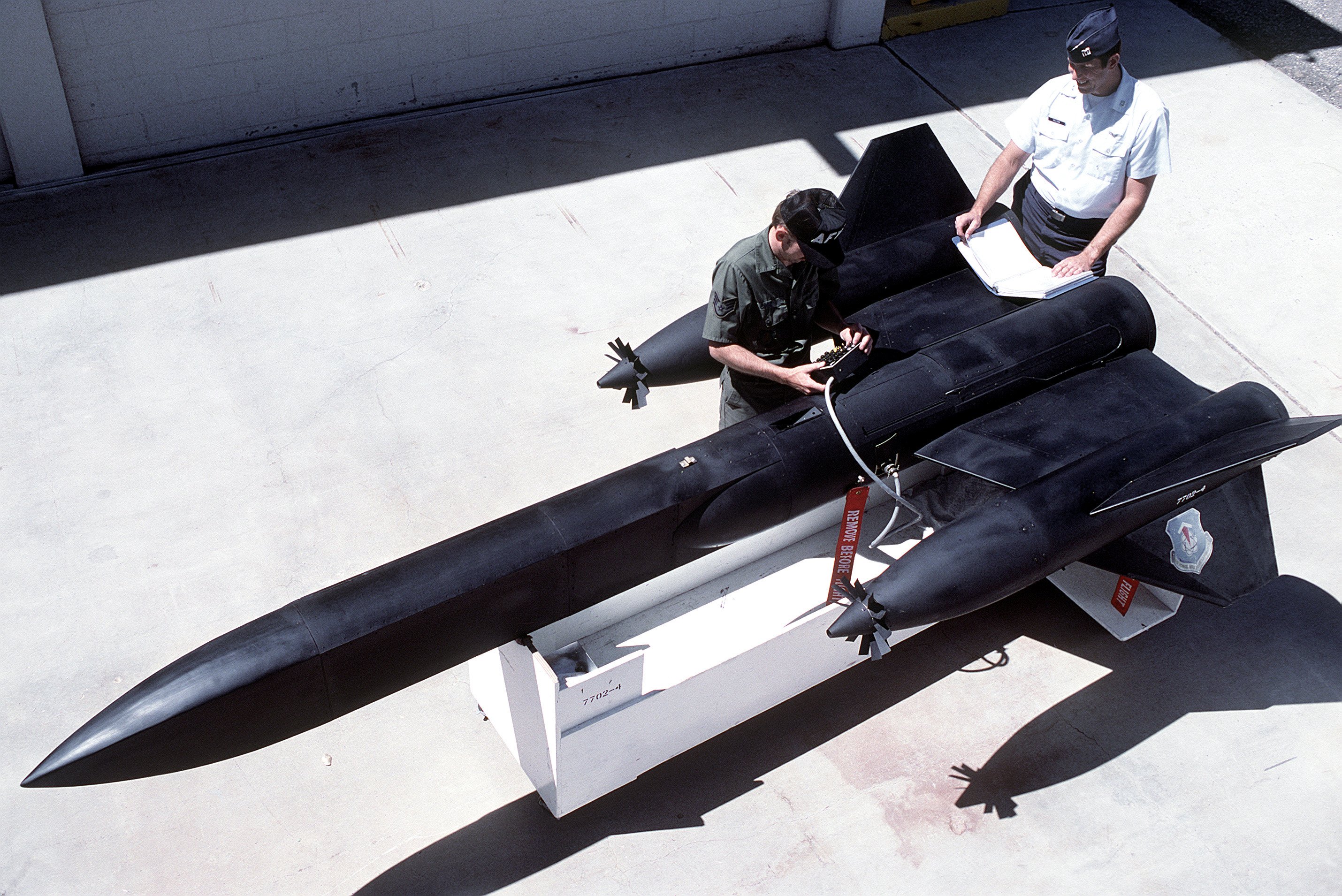 Towed Target Test Rig Help Us Identify This Mysterious SR-71-Looking