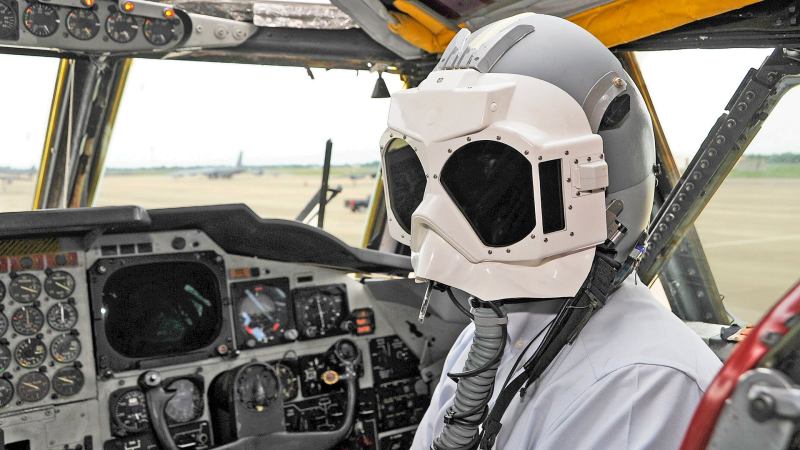 This Is What USAF Bomber Pilots Would Wear During a Nuclear Apocalypse