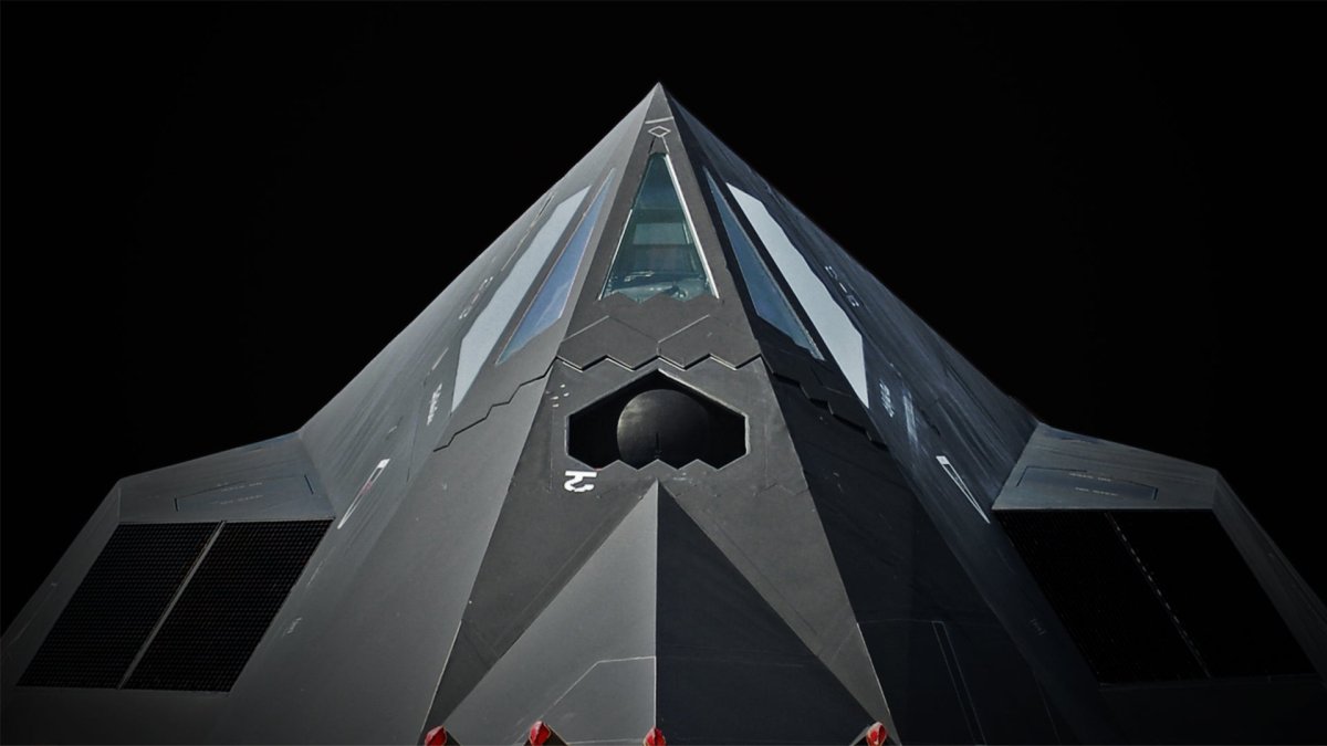 F-117“夜鹰”战斗机翻转式雷达定位器的神秘案例