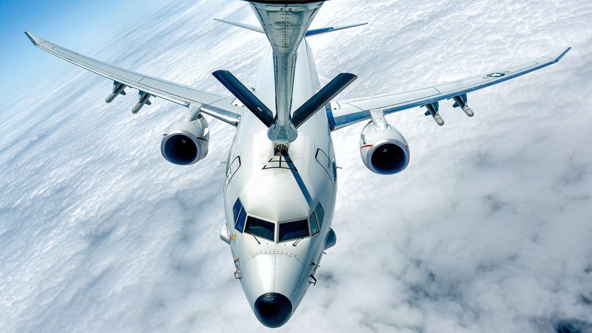 与VP-5中队“疯狂狐狸”飞行员之一的15个问题，畅谈驾驶P-8“海神”反潜巡逻机的体验