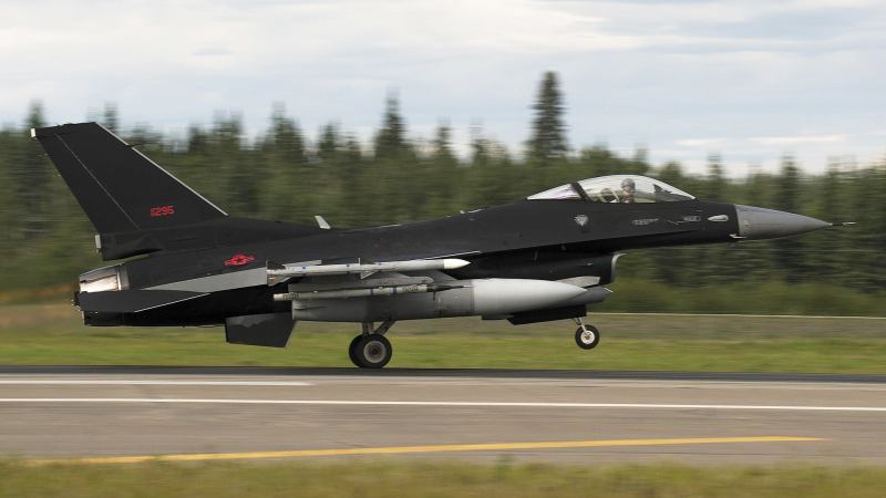 Aggressor F-16C Appears At Red Flag Alaska In SR-71 Blackbird Like Paint Scheme