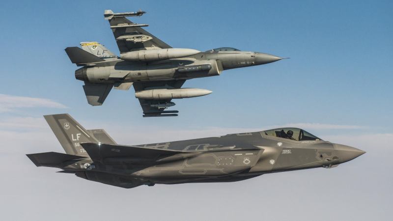 India Wants to Link Its Rebooted Fighter Jet Tender to Future Stealth Fighter Development