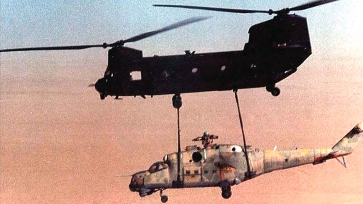 “夜行者”MH-47D“支奴干”直升机曾从乍得手中夺取一架利比亚“雌鹿”武装直升机。