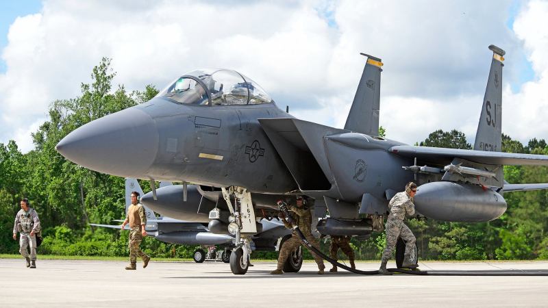 Air Force Tests Tiny Personnel Footprint For Operating Fighters In Austere Combat Zones