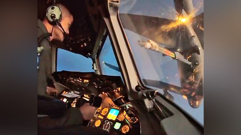 This Cockpit Video Of A KC-10 Refueling Another KC-10 Is Amazing