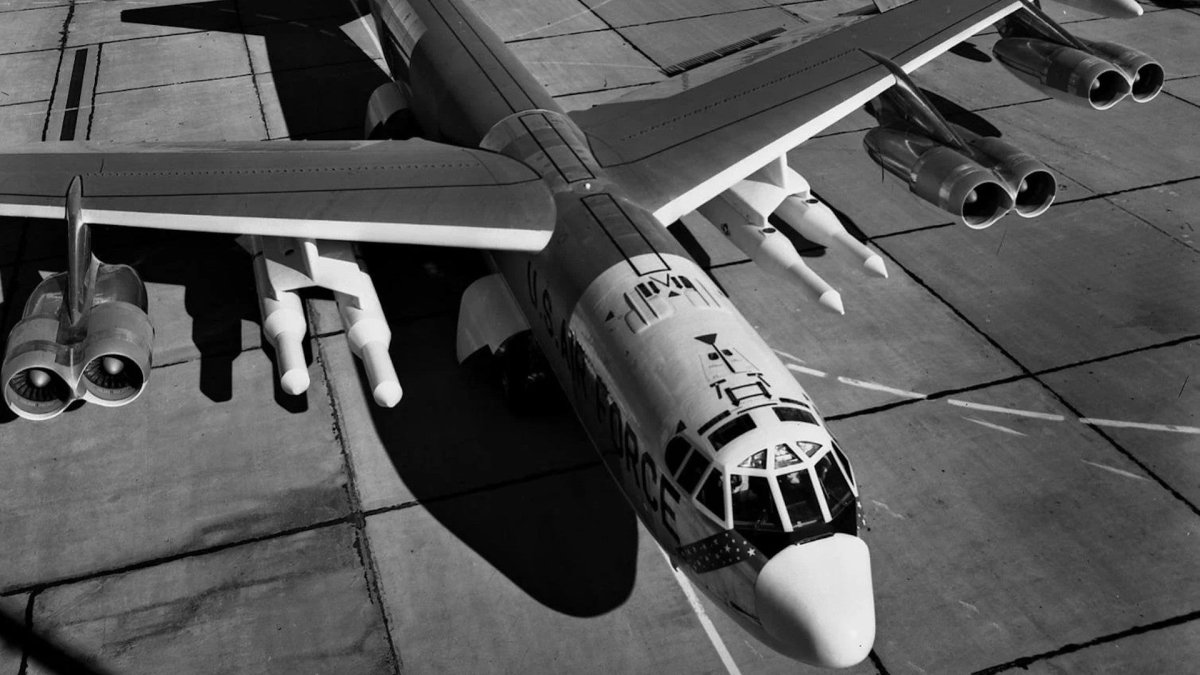 B-52轰炸机差点就配备了一款名为“天箭”(Skybolt)的超前于时代的空射弹道导弹。