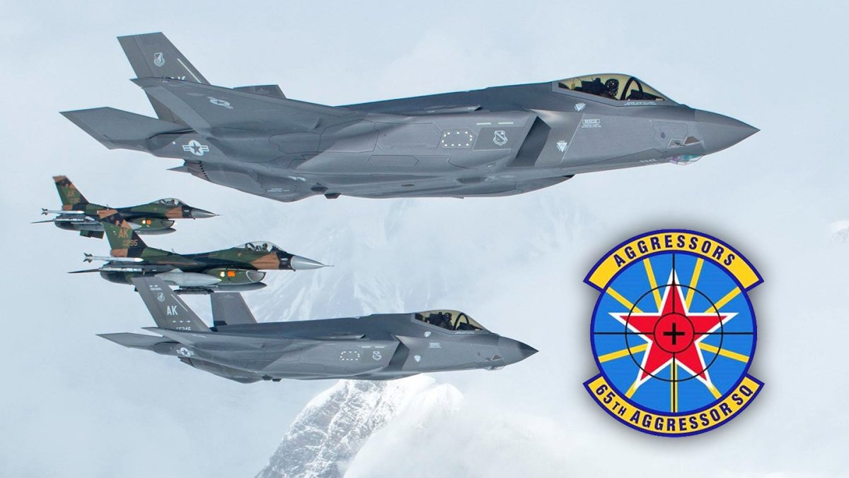 内利斯空军基地新成立的假想敌中队将同时配备F-16和F-35战斗机。