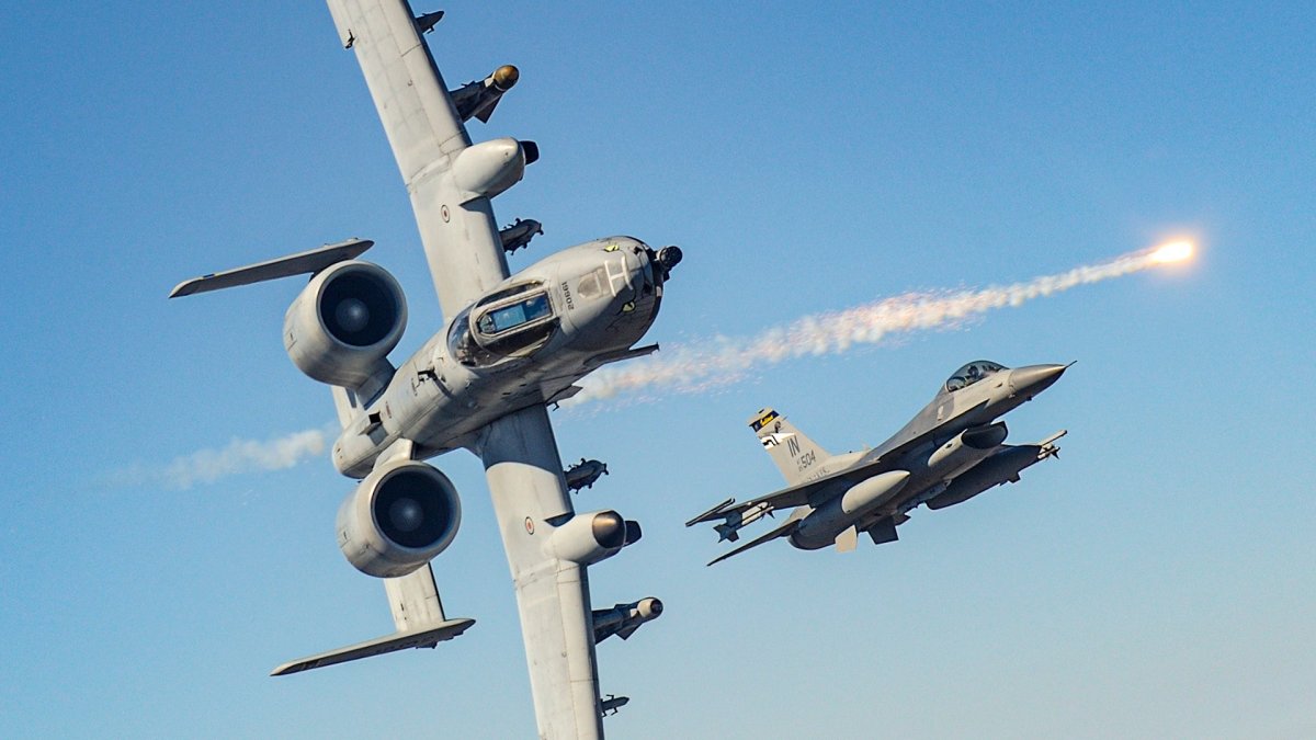 战斗机飞行员揭秘为何在空战中千万别招惹A-10“疣猪”攻击机