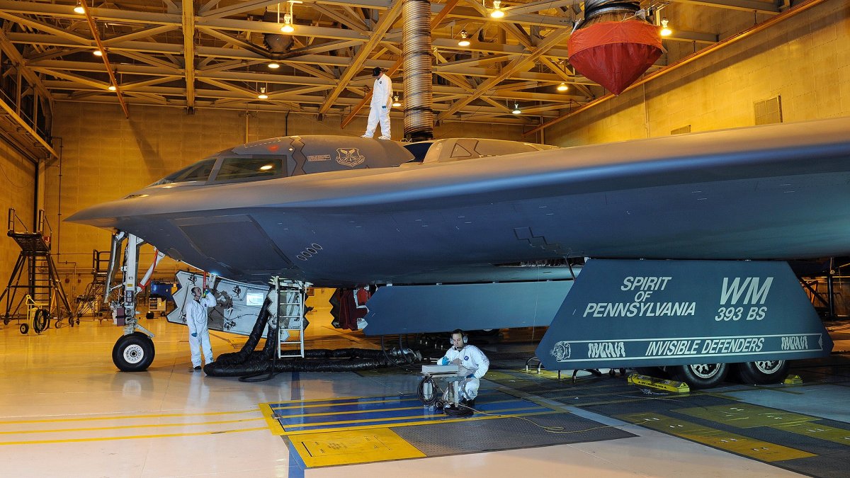 https://www.thedrive.com/the-war-zone/39537/the-air-force-needs-to-reverse-engineer-parts-of-its-own-stealth-bomber social preview image