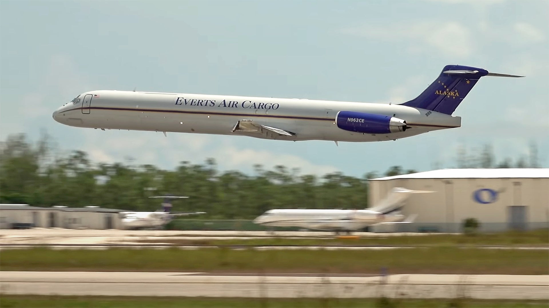 Watch This MD-80 