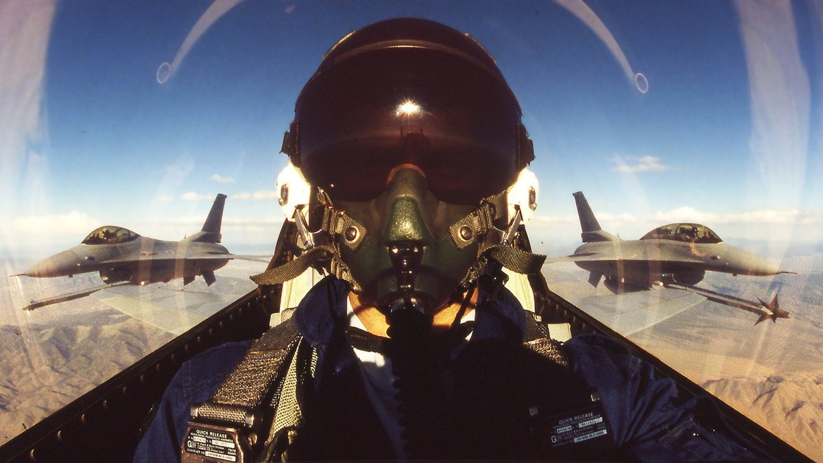 驾驶和战斗F-16N“蝰蛇”——《壮志凌云》中的传奇战机——是一种怎样的体验