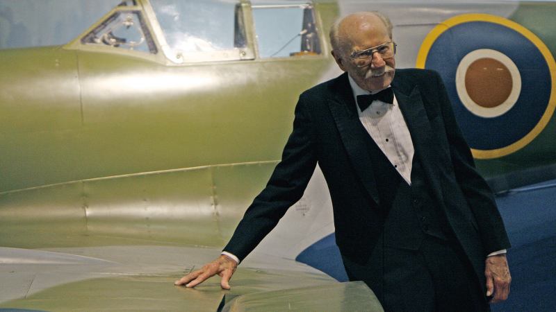 Pour Out an Iced Tea for Bob Hoover